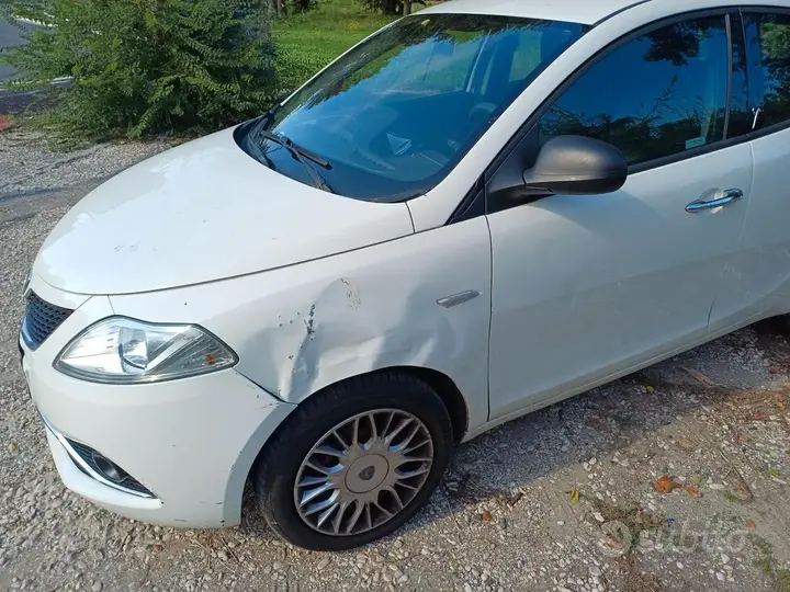 Lancia Ypsilon 2017 photo 4