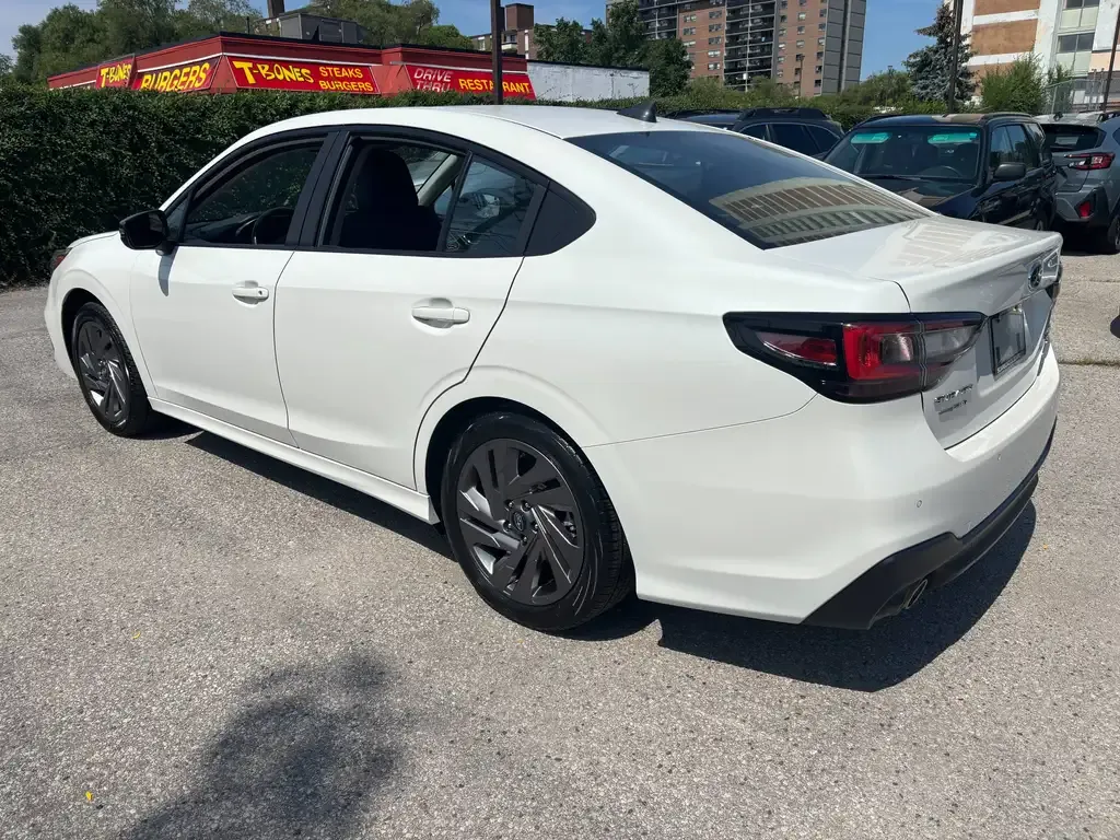 Subaru Legacy 2024 photo 3