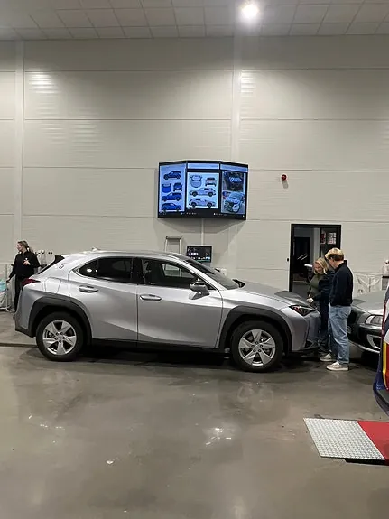 Lexus Ux300E 2025 photo 2