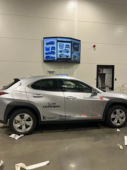Lexus Ux300E 2025 photo 3
