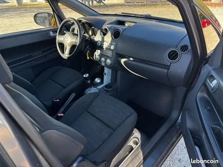 Mitsubishi Colt 2005 photo 3