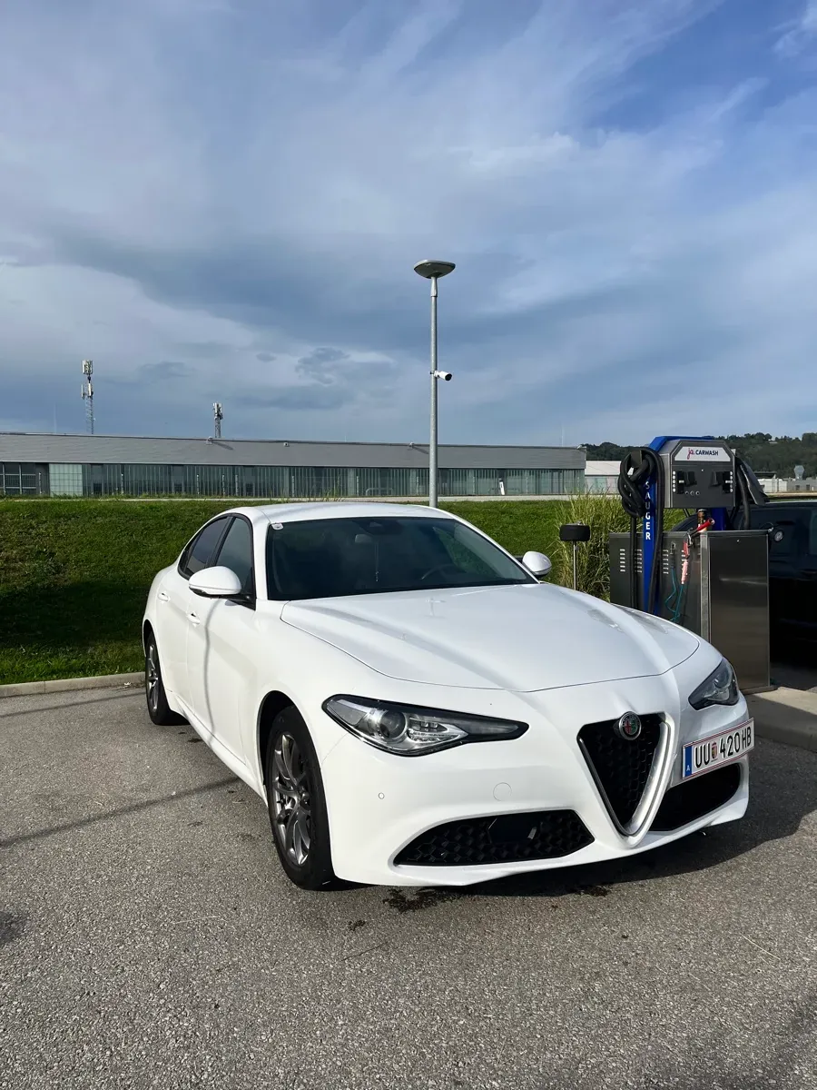 Alfa Romeo Giulia 2019 photo 3