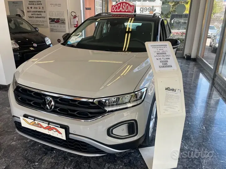 Volkswagen T-Roc 2023 photo 2