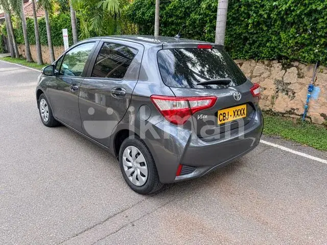 Toyota Vitz 2017 photo 3