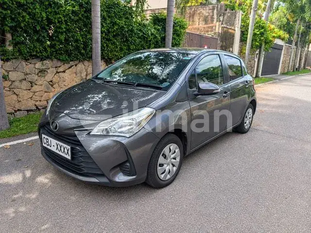 Toyota Vitz 2017 photo 2