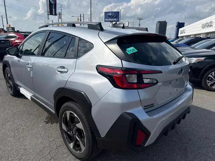 Subaru Crosstrek 2026 photo 2