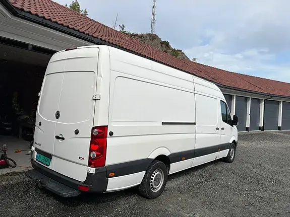 Volkswagen Crafter 35 2015 photo 2