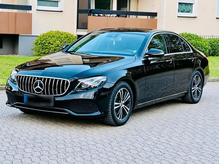 Mercedes-Benz E200 Avantgarde