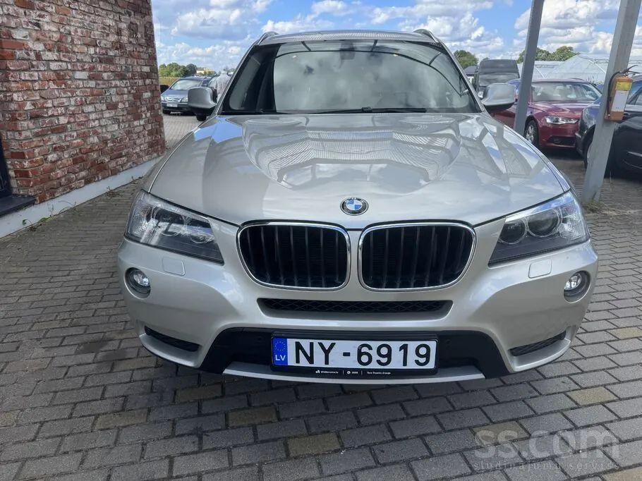 BMW X3 2011 photo 2