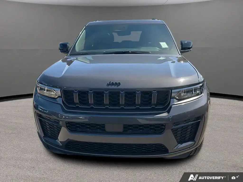 Jeep Grand Cherokee 2026 photo 2
