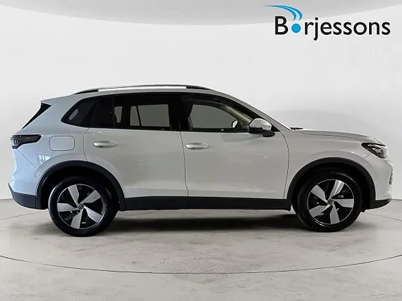 Volkswagen Tiguan 2026 photo 2