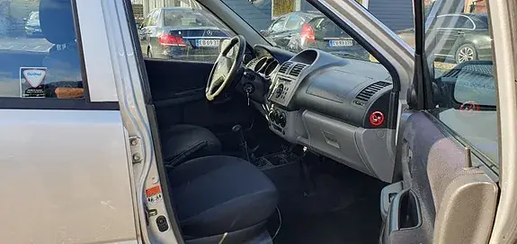 Suzuki Ignis 2005 photo 3