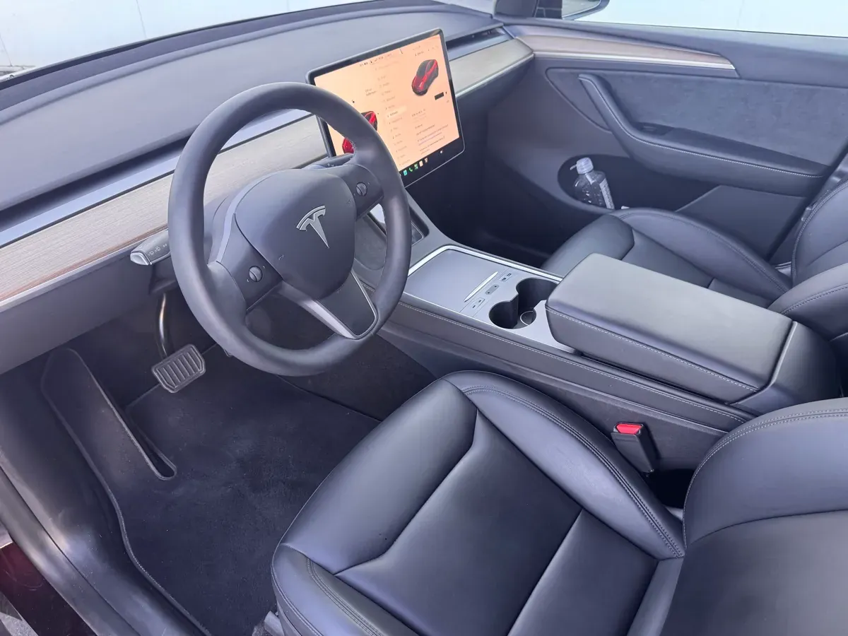Tesla Model Y 2023 photo 3