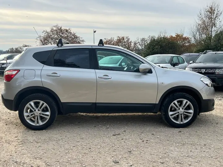 Nissan Qashqai 2012 photo 5