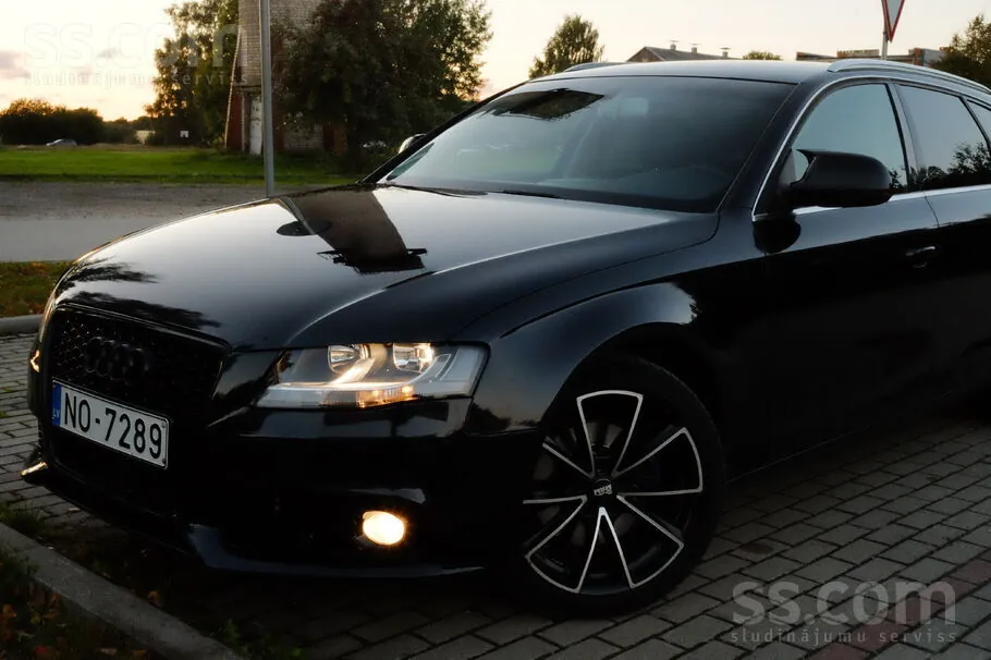 Audi A4 2009 photo 2