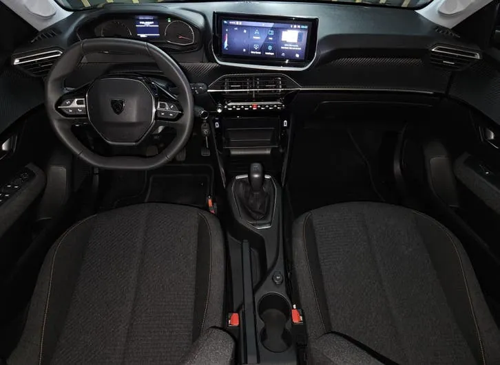 Peugeot 208 2025 photo 3
