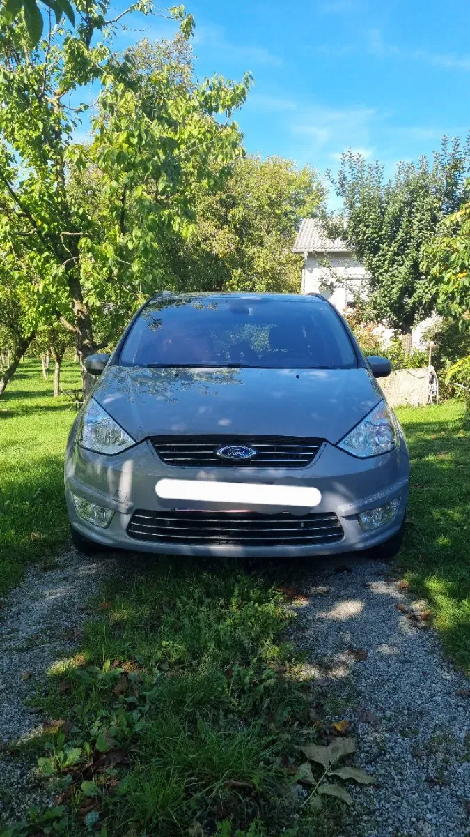 Ford Galaxy 2011 photo 3