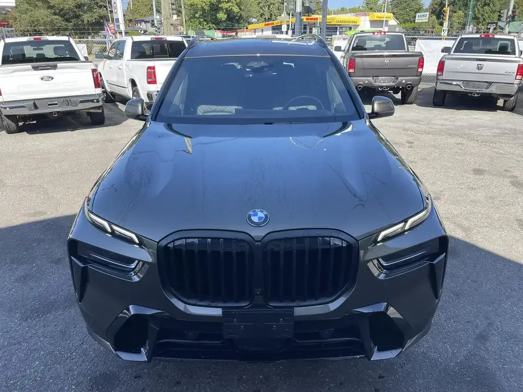 BMW X7 2025 photo 2