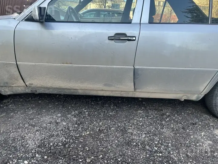 Mercedes-Benz W124 1991 photo 3