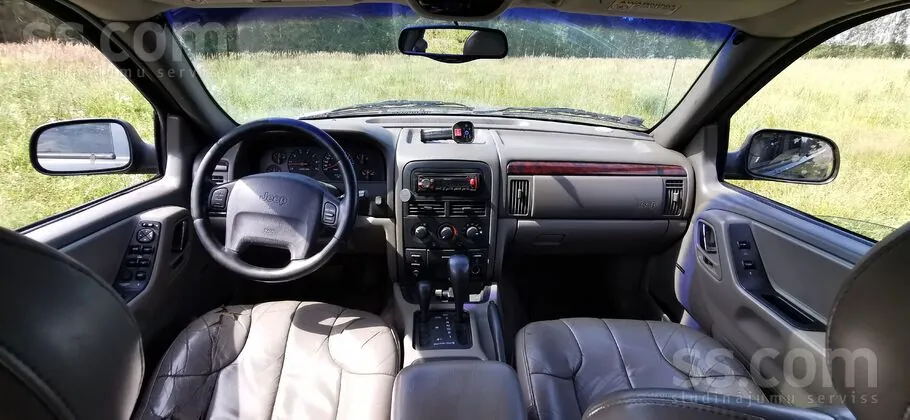 Jeep Grand Cherokee 2000 photo 3