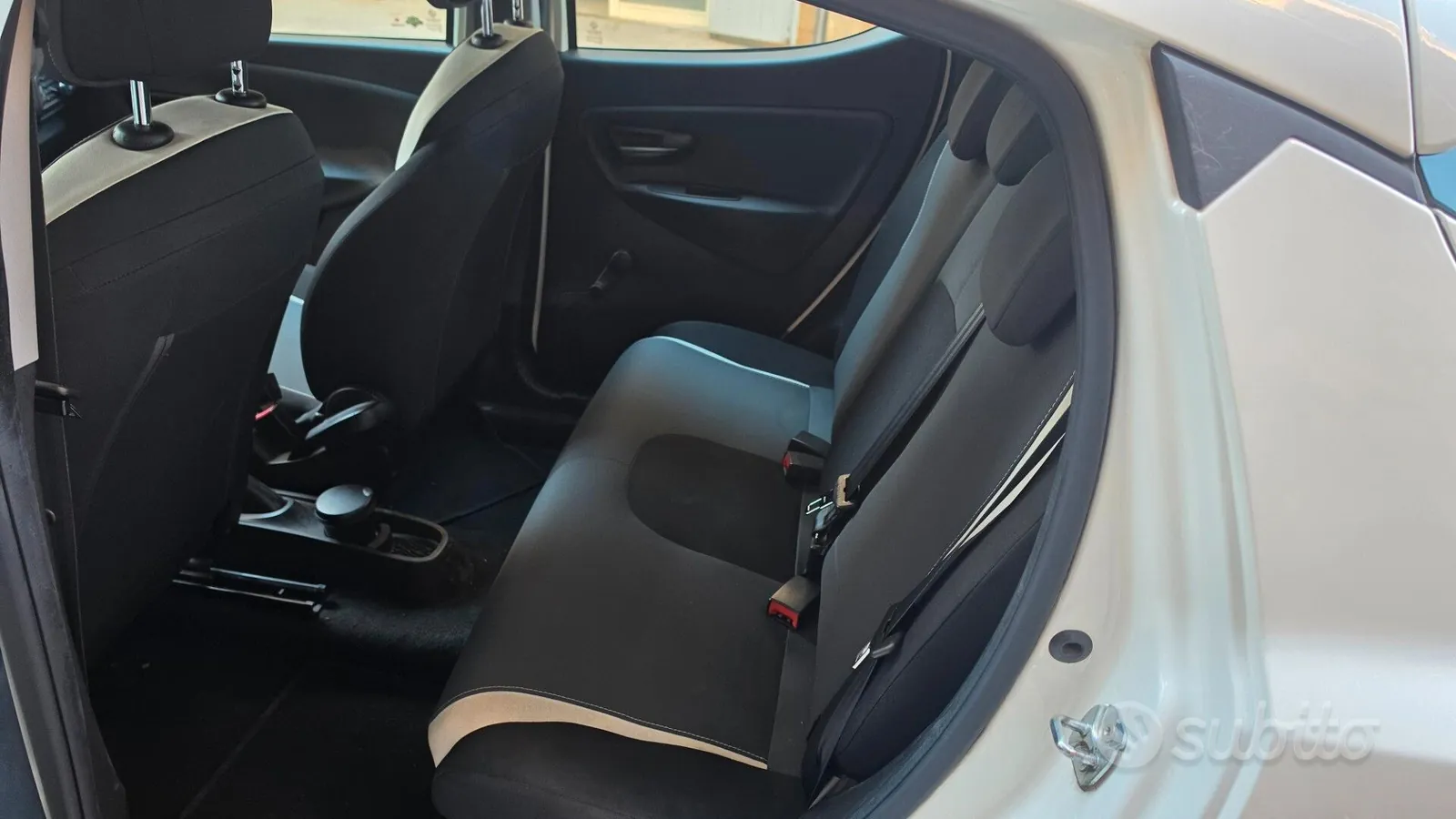 Lancia Ypsilon 2015 photo 5
