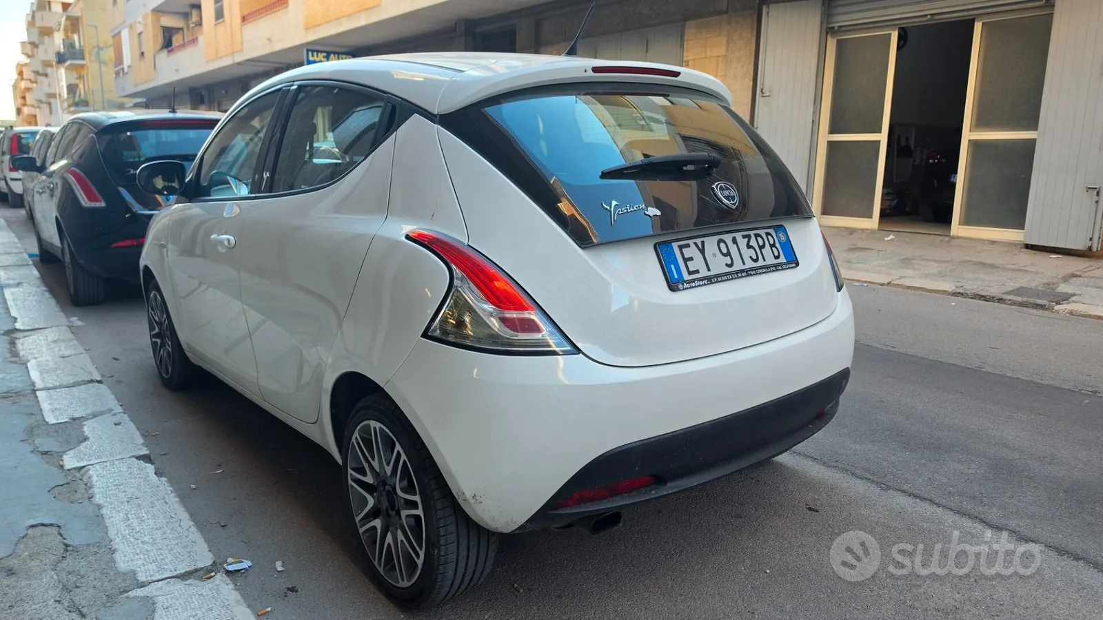 Lancia Ypsilon 2015 photo 2