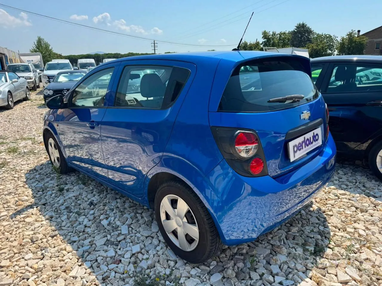 Chevrolet Aveo 2011 photo 3