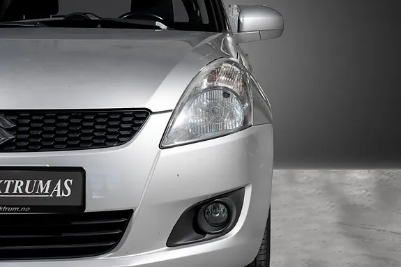 Suzuki Swift 2012 photo 4