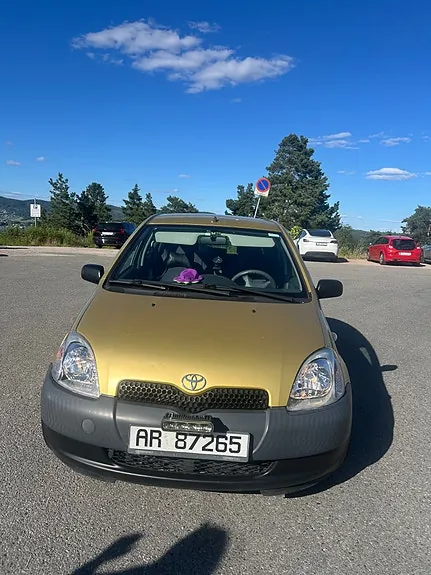 Toyota Yaris 2002 photo 2