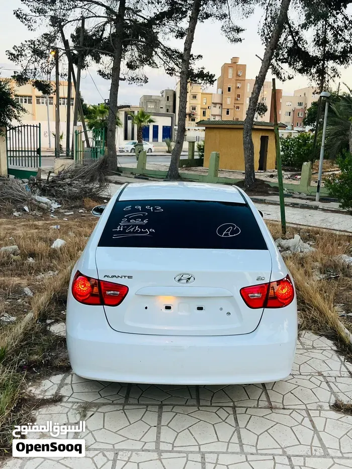 Hyundai Avante 2010 photo 4