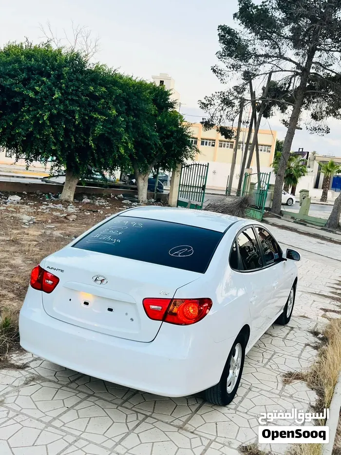 Hyundai Avante 2010 photo 3