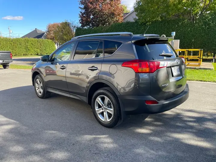 Toyota Rav4 2015 photo 4