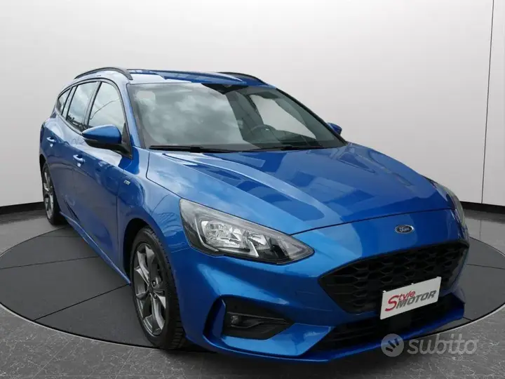 Ford Focus 2022 photo 2