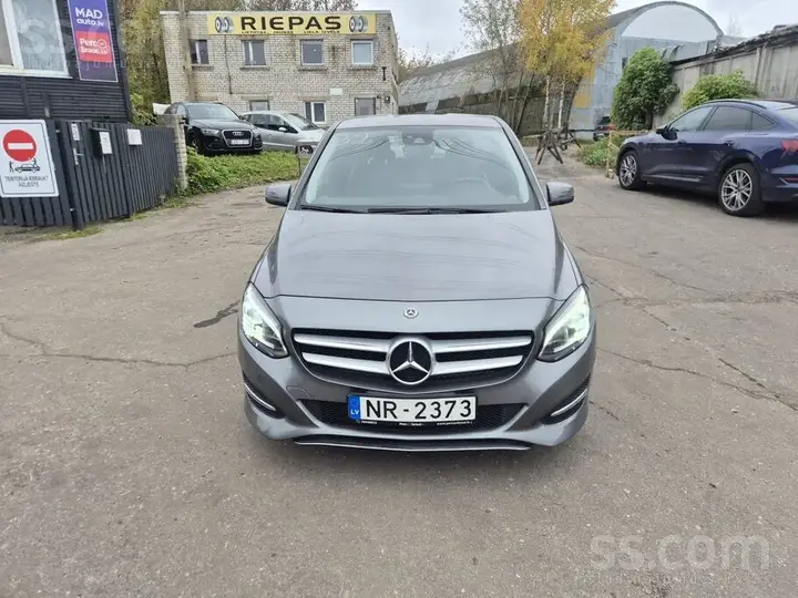 Mercedes-Benz B200 2018 photo 3