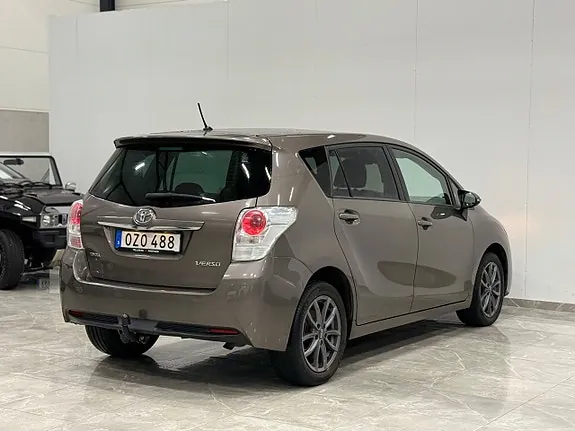 Toyota Verso 2016 photo 5