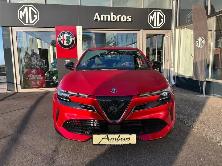 Alfa Romeo Junior 2026 photo 2