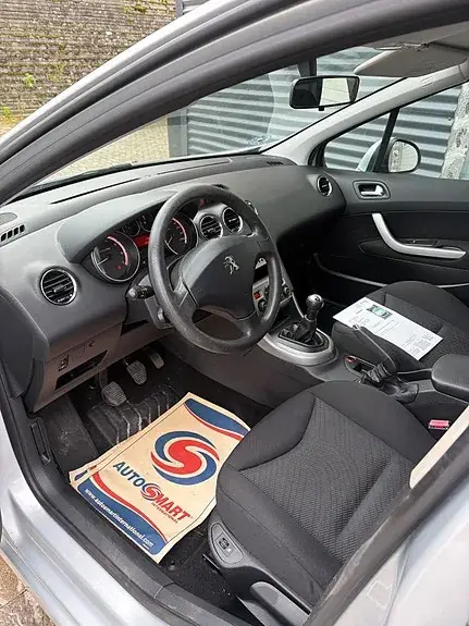 Peugeot 308 2012 photo 5