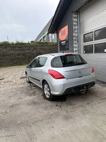 Peugeot 308 2012 photo 2