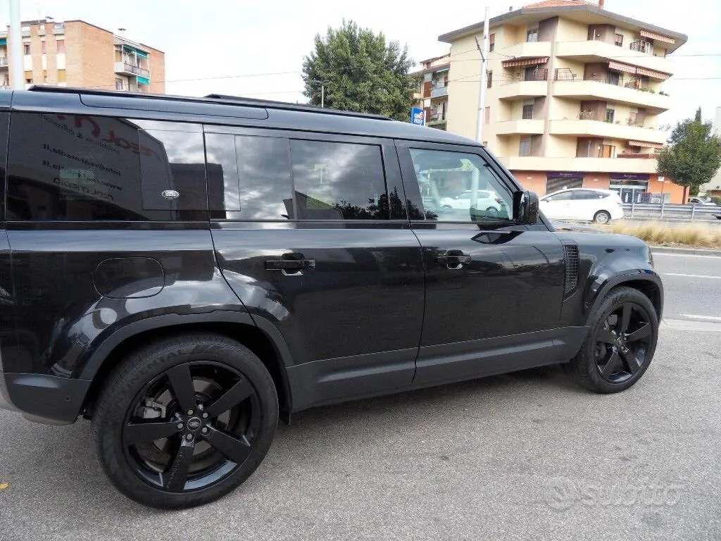 Land Rover Defender 2022 photo 5