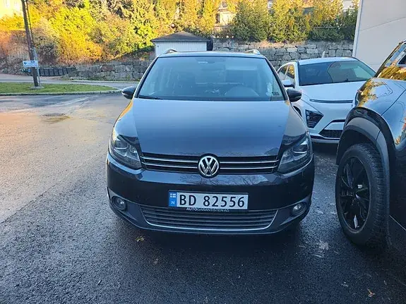 Volkswagen Touran 2013 photo 2