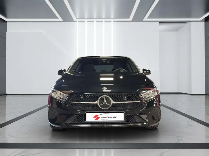 Mercedes-Benz A 180 2025 photo 2