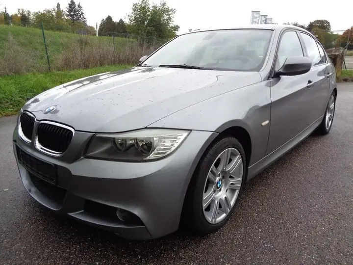 BMW 318I