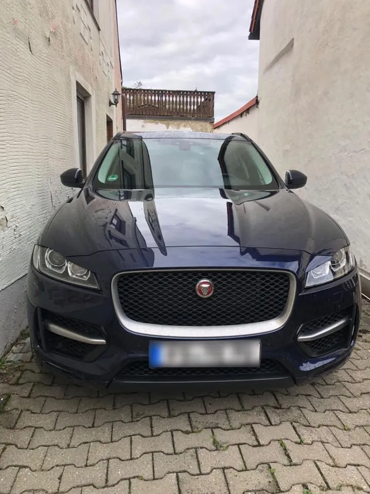 Jaguar F-Pace