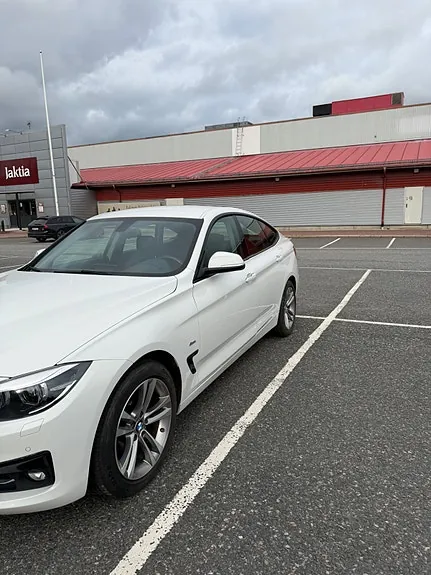 BMW 320D 2017 photo 2