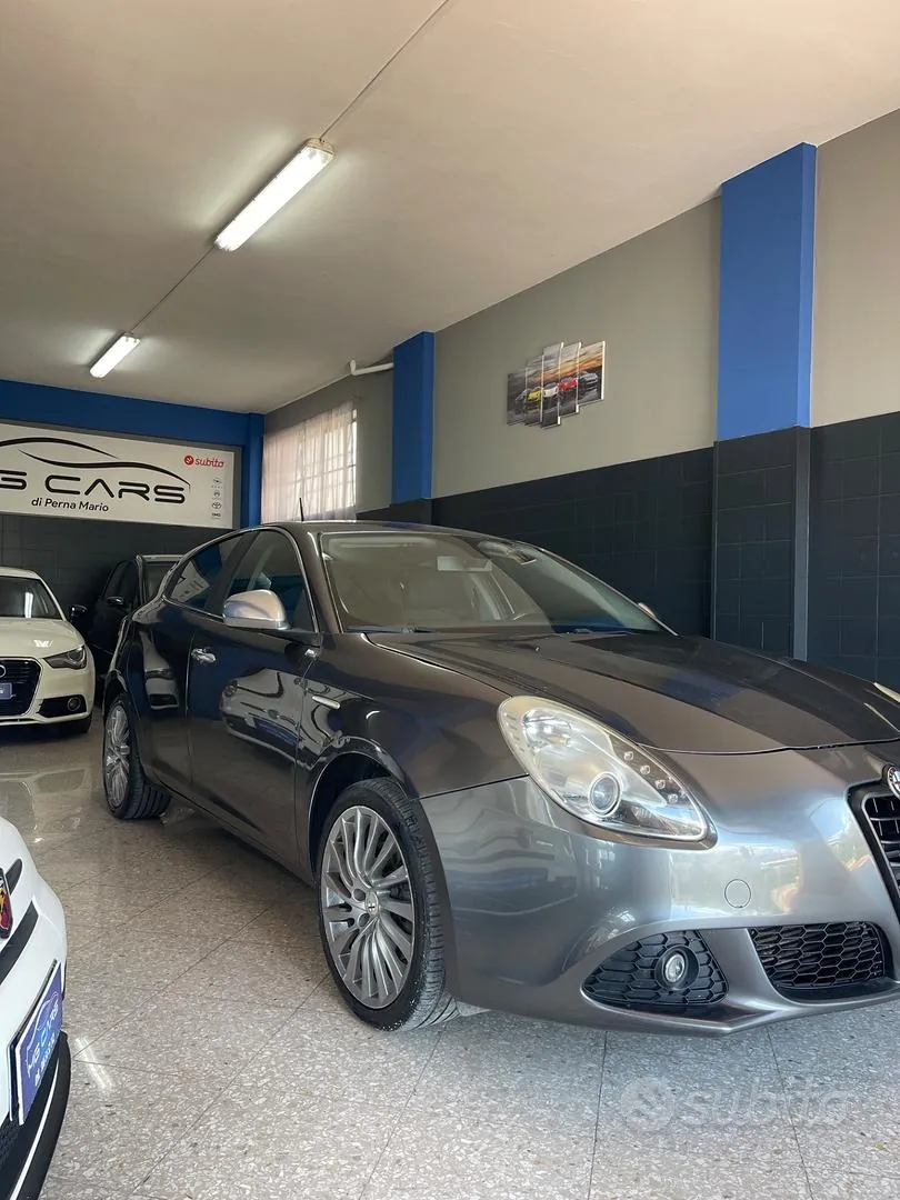 Alfa Romeo Giulietta 2013 photo 2