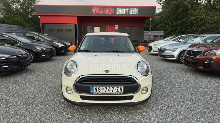 Mini One 2018 photo 2