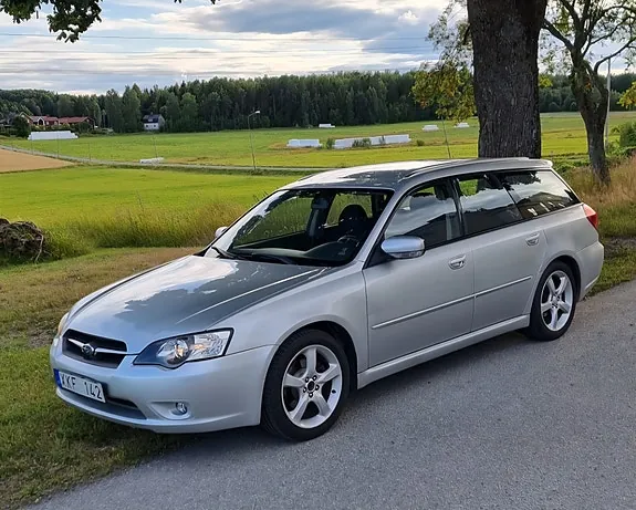 Subaru Legacy 2006 photo 2