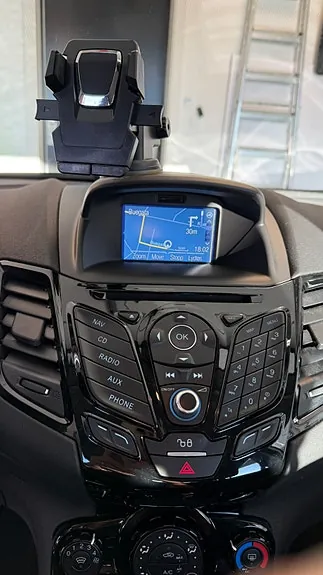Ford Fiesta 2015 photo 2