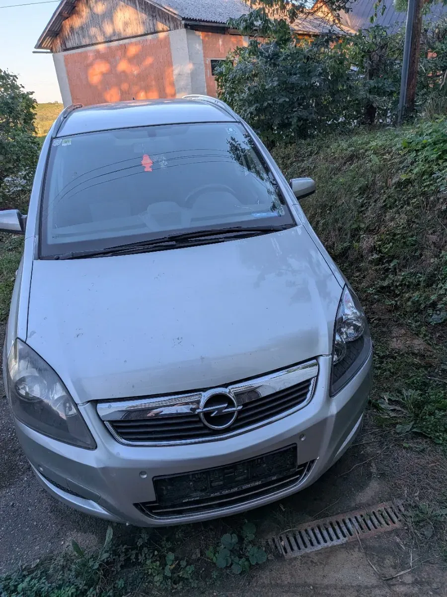 Opel Zafira 2008 photo 2