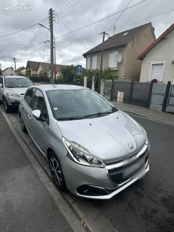 Peugeot 208 2016 photo 3